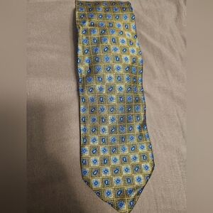 Elegant Blue and Gold Patterned Men's Tie